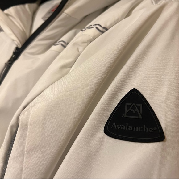 Womens White Avalanche Puffer Ski/snow Jacket With Removable Fur Hood Sz Med - Picture 15 of 15